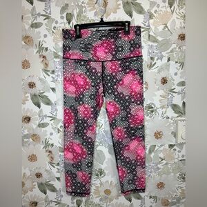 Victoria’s Secret printed cropped pants 🛍